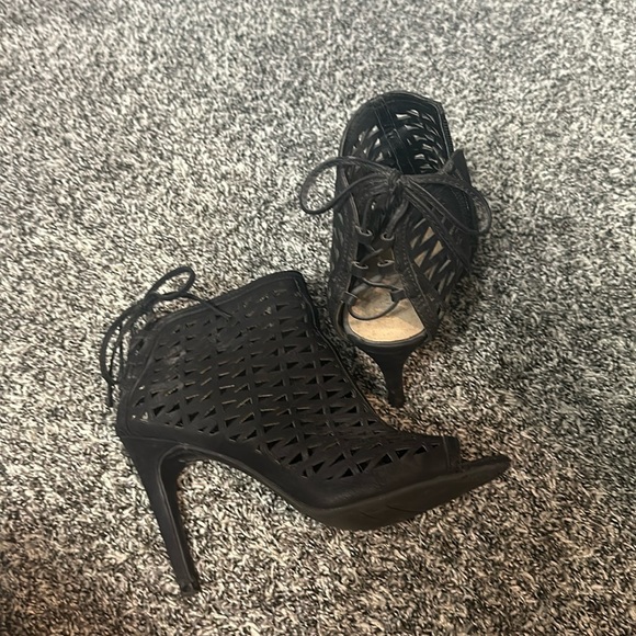 Black Lauren Conrad heels - Picture 1 of 1